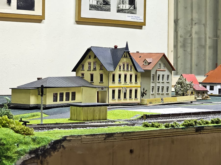Der Bahnhof mit Bffeltrnke