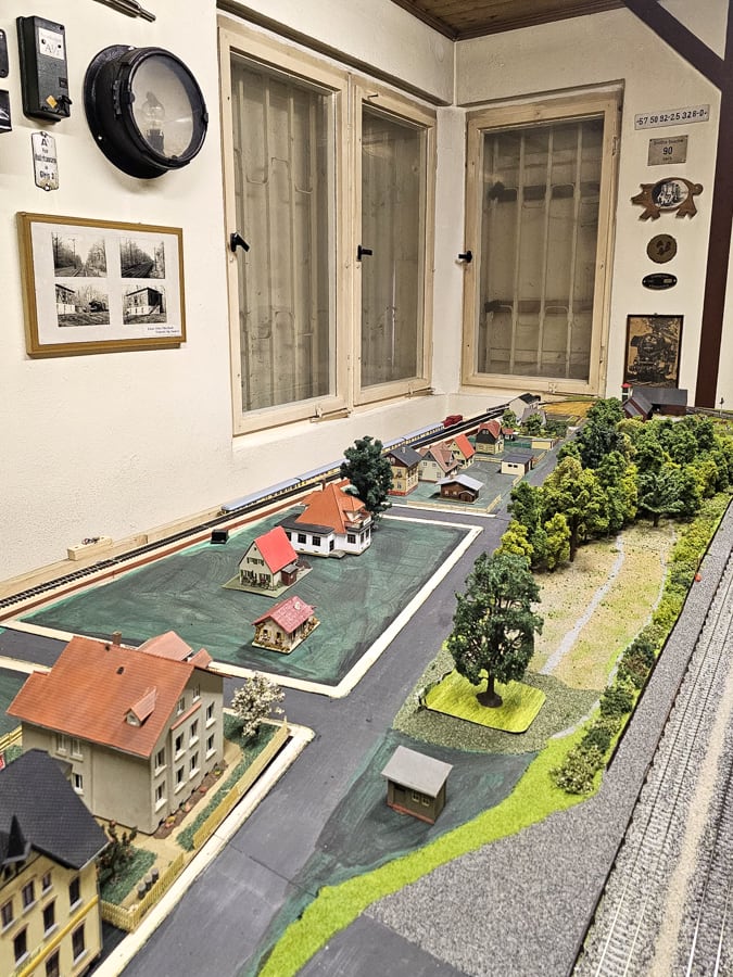 Der Bahnhof mit Bffeltrnke